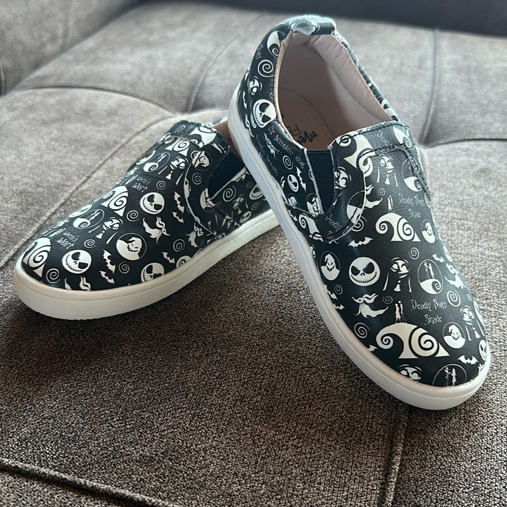 Monkey Feet Slip Ons Nightmare Before Christmas Size 4-5Y